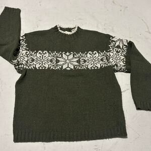 **G.H. Bass & Co Rare Chunky Knit Light Pullover Sweater with Snowflake Design